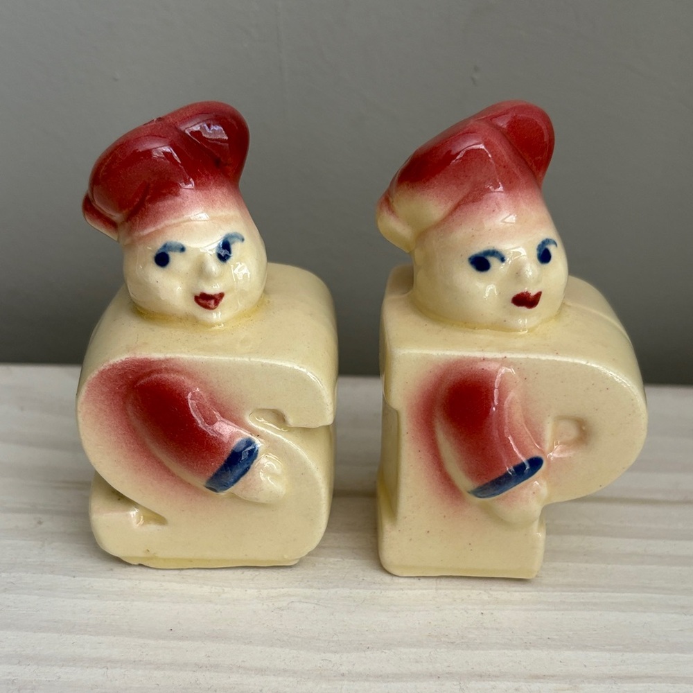 VTG Set of Shawnee Pottery Chef Salt &‎ Pepper Shakers